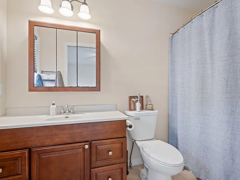 1223 Edith Ave NE — Photo 17