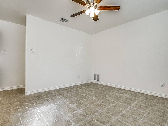 4th image of 343 Kopplow Pl