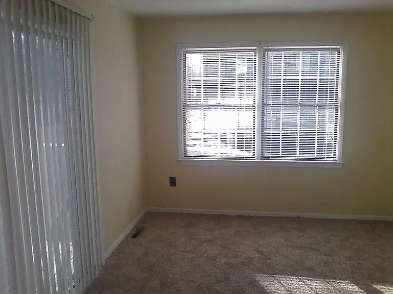 1805 King College Rd #C8 — Photo 6