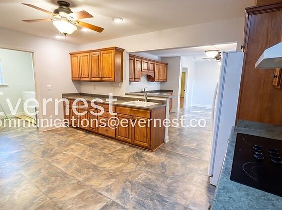 2nd image of 5737 Garrett Dr