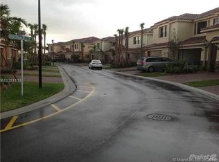 115 Riverwalk Cir W, Davie, FL 33325