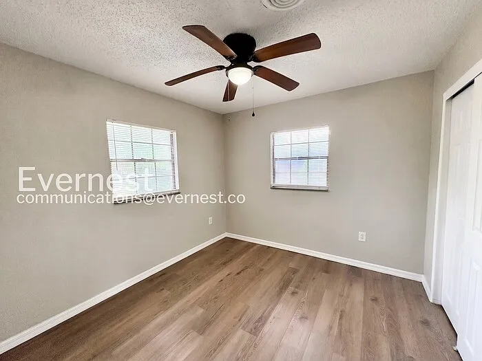 2112 Wolf Rd — Photo 16