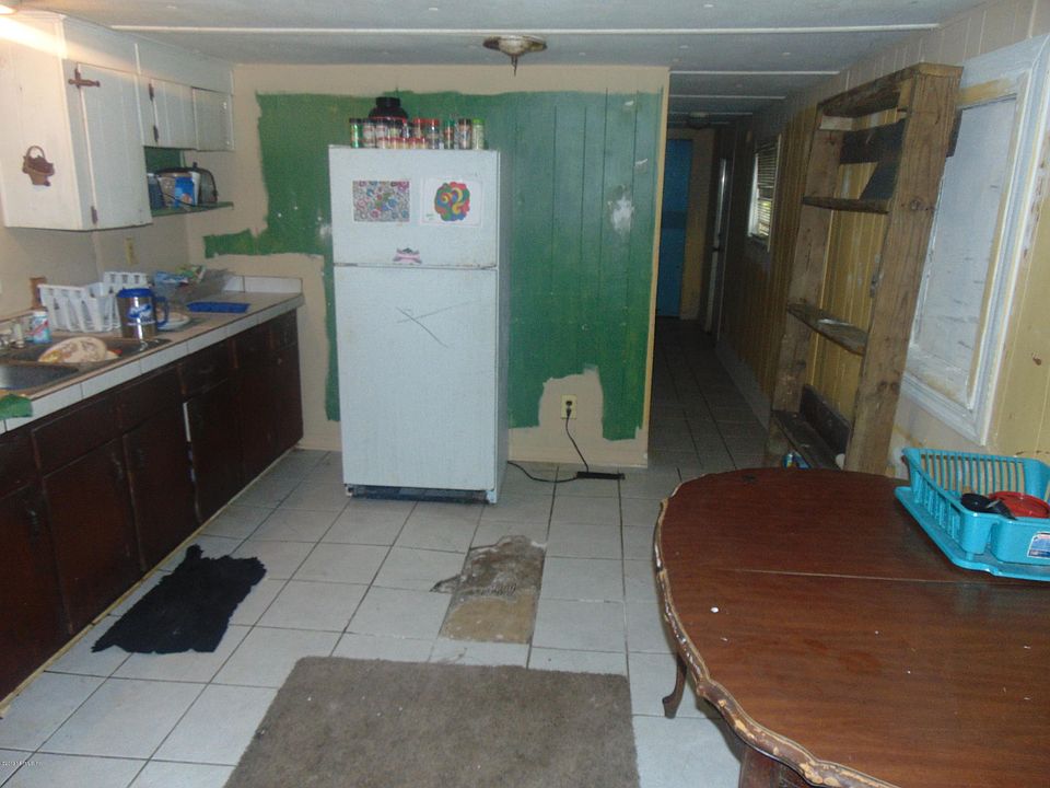 2nd image of 605 San Mateo Rd