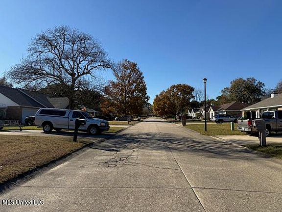 3rd image of 15051 Sagewood St