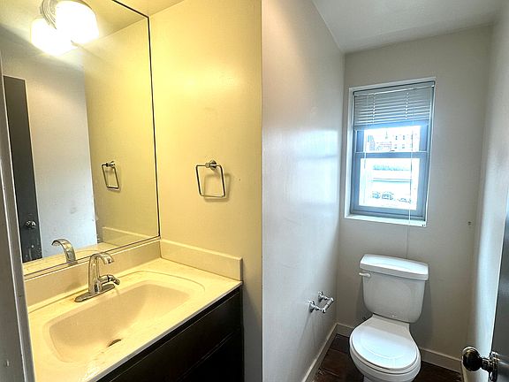 4th image of 330-332 Saint Paul Pl #4