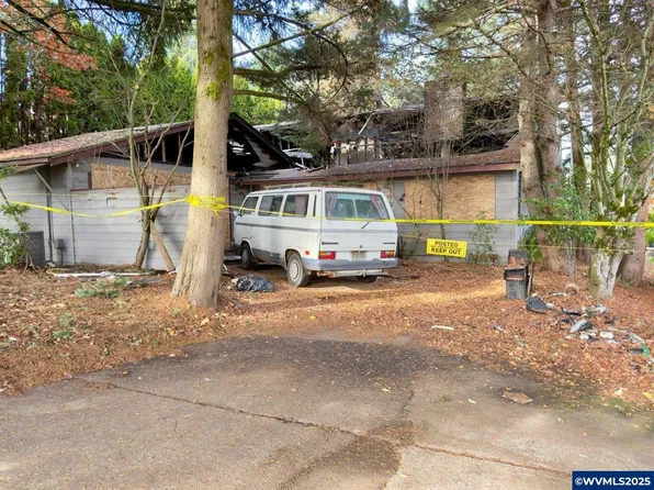 4455 Matthews Loop S, Salem, OR 97302