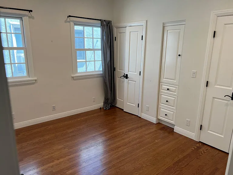156 S Spalding Dr — Photo 12