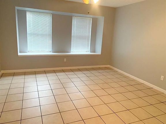 2nd image of 20203 Fox Glen Ln