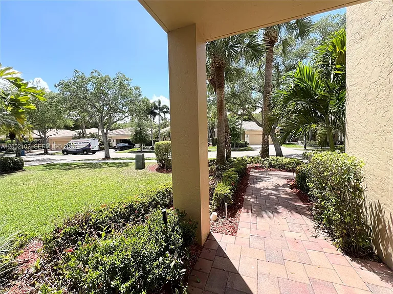 2486 Bay Isle Dr — Photo 42