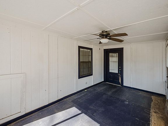 4th image of 2229 Farley Rd