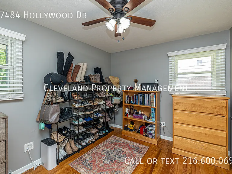 27484 Hollywood Dr — Photo 21