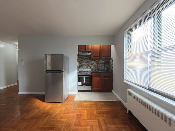 5th image of 235 1/2 S Harrison St #518