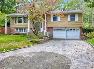 66 Gannet Dr, Commack, NY 11725
