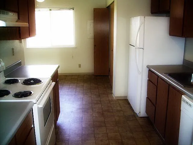 5861 N Garrett St #G — Photo 4
