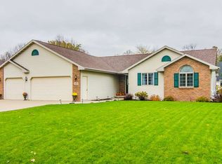 N9164 Christopher Ln, Appleton, WI 54915