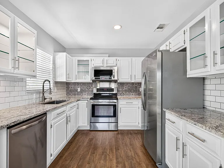1521 San Roy Dr — Photo 13