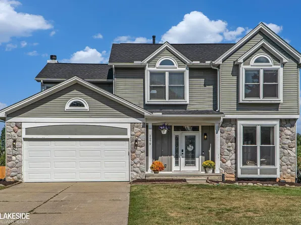 2979 Waldon Park Dr, Orion, MI 48359