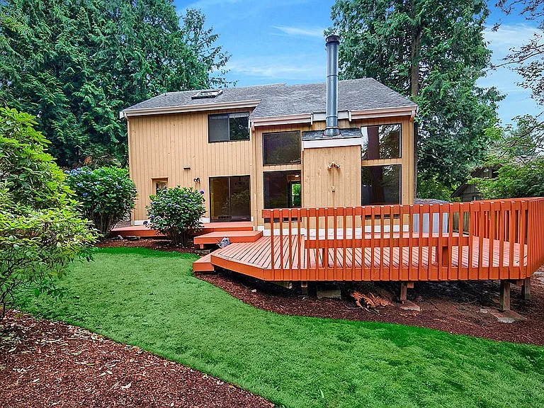 11704 NE 73rd St — Photo 1