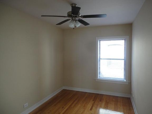 5th image of 4608 N Winchester Ave #2D