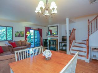 120 Branchwood Ln, Nanuet, NY 10954