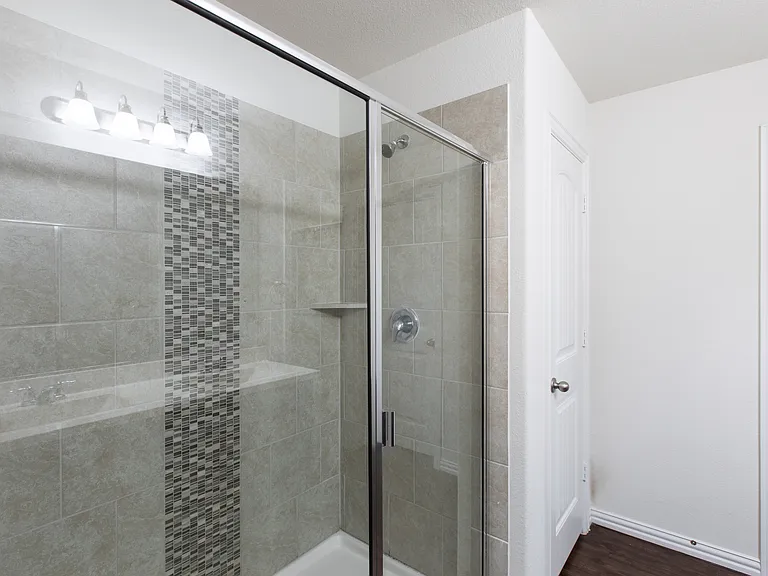 905 Silverbell St — Photo 10