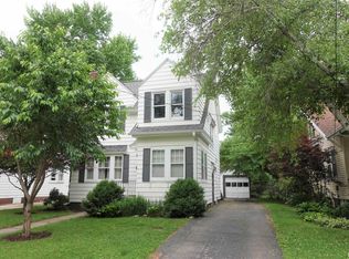 1528 N Prairie St, Galesburg, IL 61401