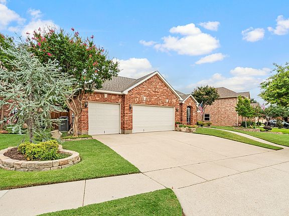 3rd image of 8364 Everglades Cir