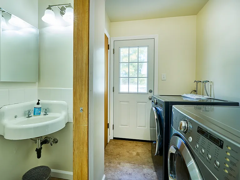 1150 Mestres Dr — Photo 6