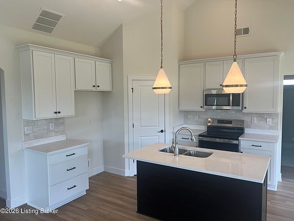 3rd image of 10118 Cedar Valley Ct