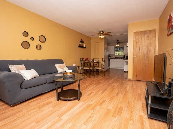 5th image of 61 Ives Ct