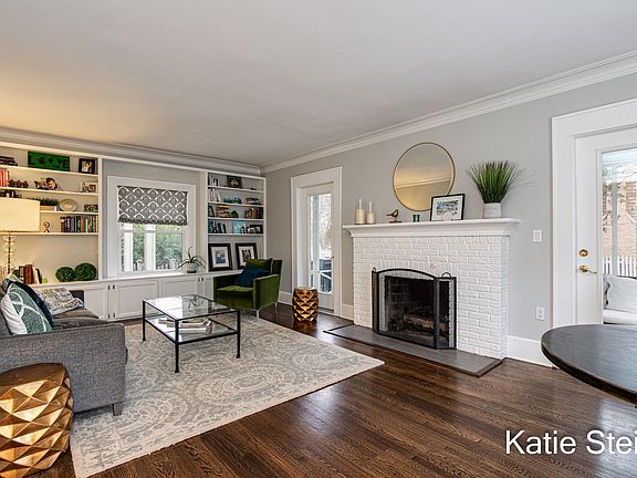 3rd image of 2330 Argentina Dr SE