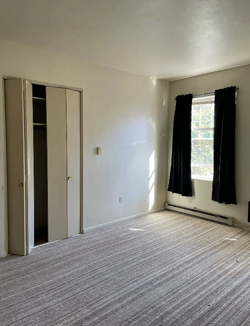 1140 Edgar Ave — Photo 3