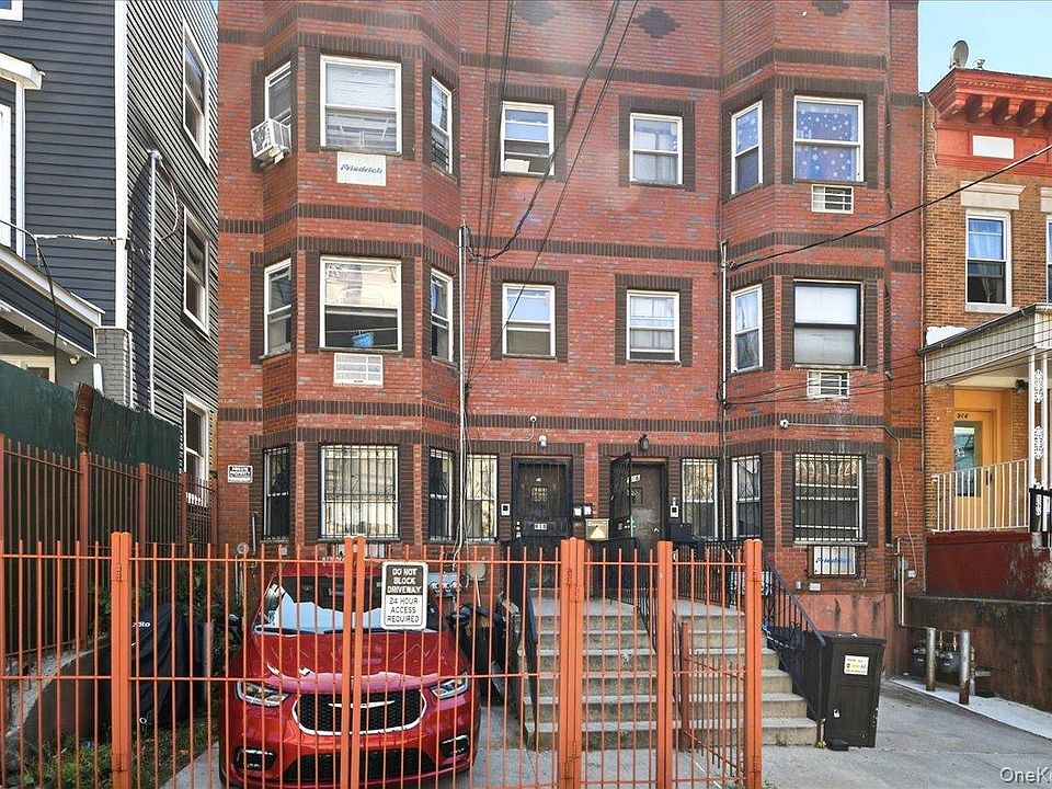1st image of 918 Summit Avenue