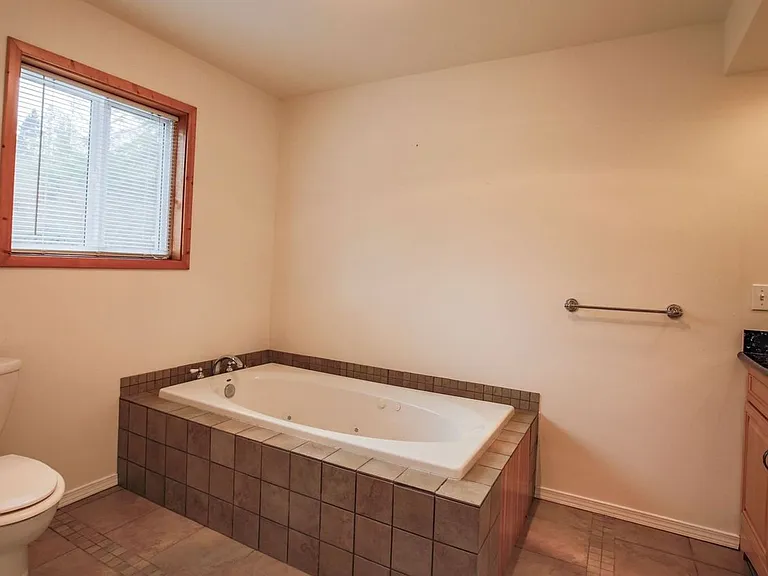 1130 Honeymoon Lake Dr — Photo 22