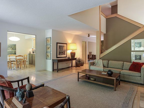3rd image of 23 Biltmore Ln