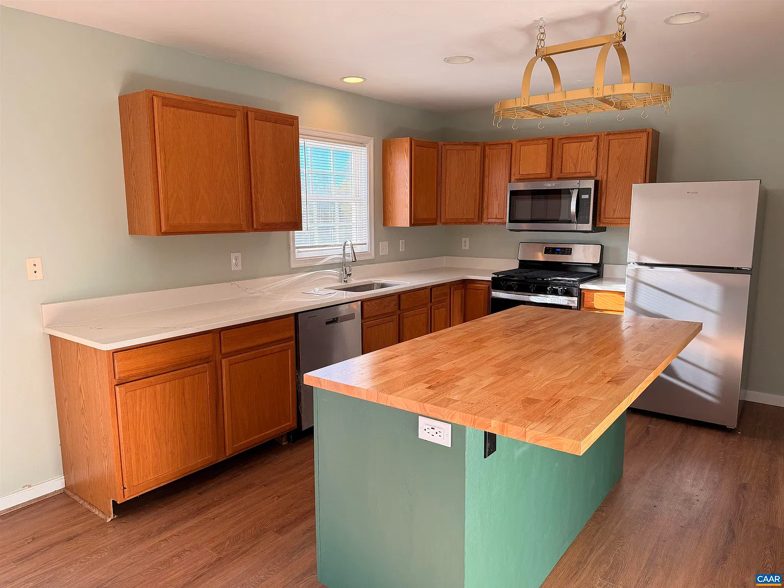 3 bed, 2.0 bath, 1344 sqft, $2,495 — Photo 3