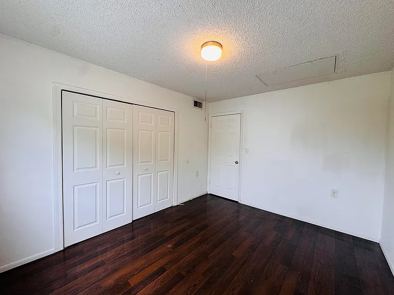1068 N Benoist Farms Rd #302 — Photo 25