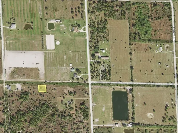 6270 Russell St, Punta Gorda, FL 33982