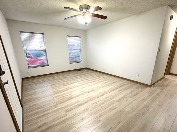 Spacious Living Room Photo 2