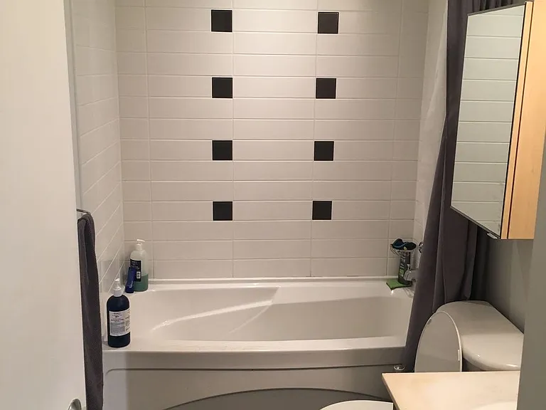 933 Hornby St #1229 — Photo 9