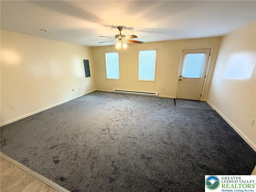 3 bed, 1.5 bath, 1450 sqft, $1,750 — Photo 3