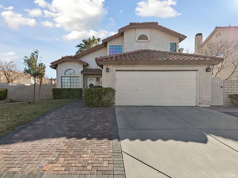 449 Rutherford Cir — Photo 2