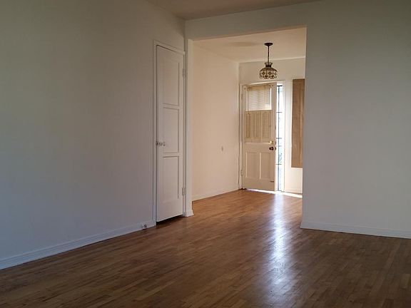3rd image of 4419 Linden Ave