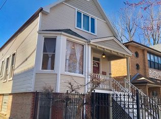 2017 W Warner Ave, Chicago, IL 60618