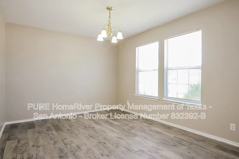4 bed, 2.0 bath, 2690 sqft, $2,150 — Photo 3