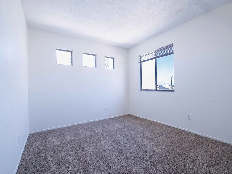 1143 Adelman Dr — Photo 22