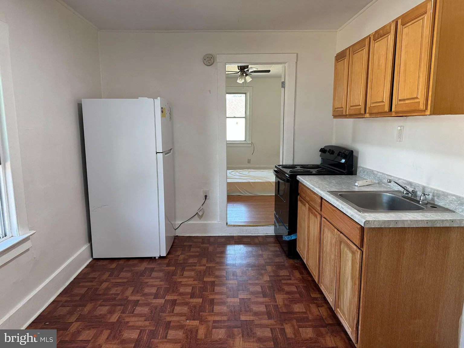 1 bed, 1.0 bath, 850 sqft, $1,000 — Photo 2