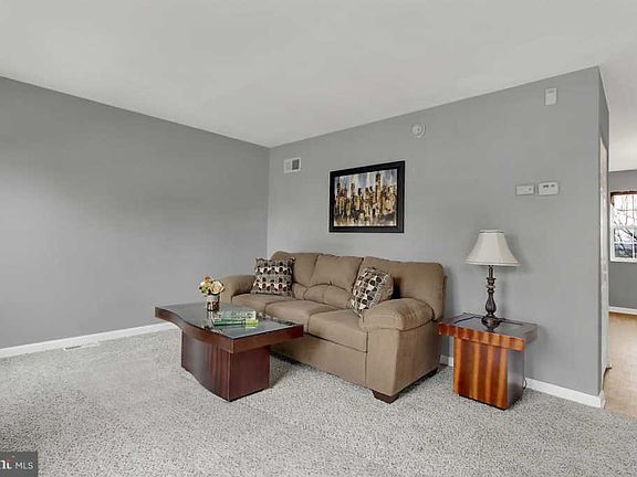 5th image of 25 Oxwood Cir