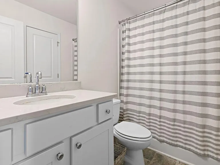 940 Society Cir SW — Photo 13