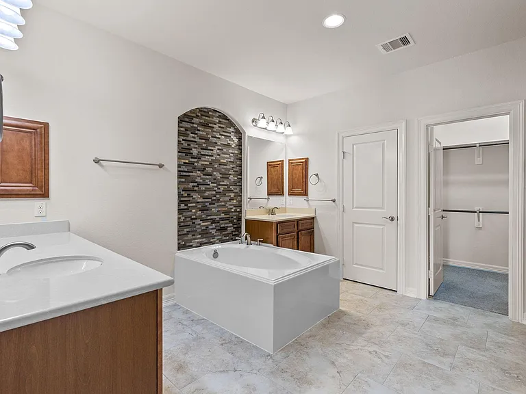 14 W Oaks Dr — Photo 10